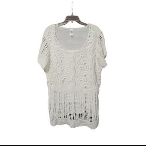 Women's Size 2X/2T Crocheted White Pullover Top